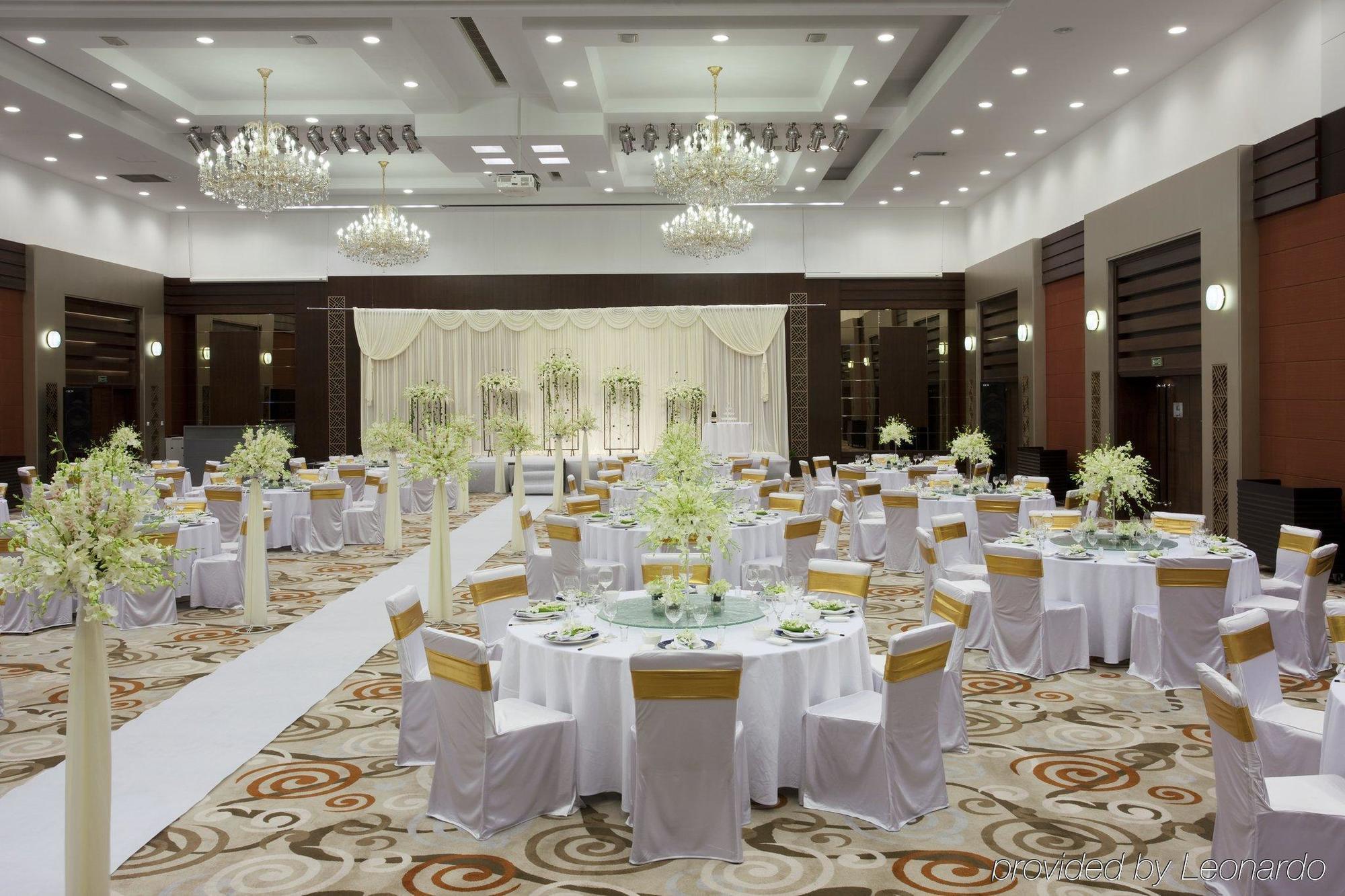 Holiday Inn Central Plaza Пекін Ресторан фото