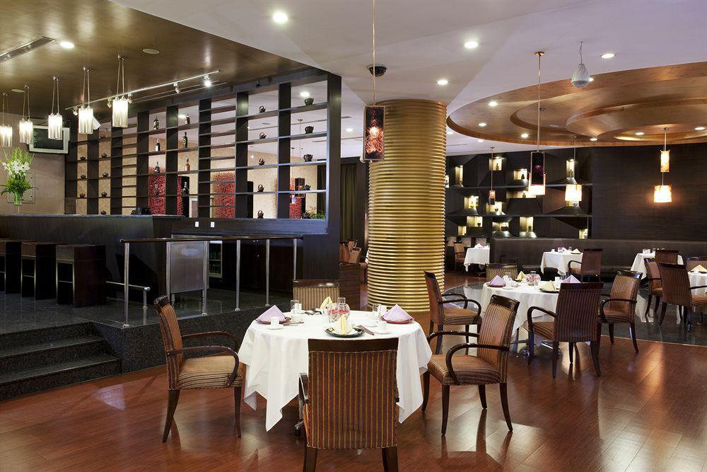 Holiday Inn Central Plaza Пекін Ресторан фото